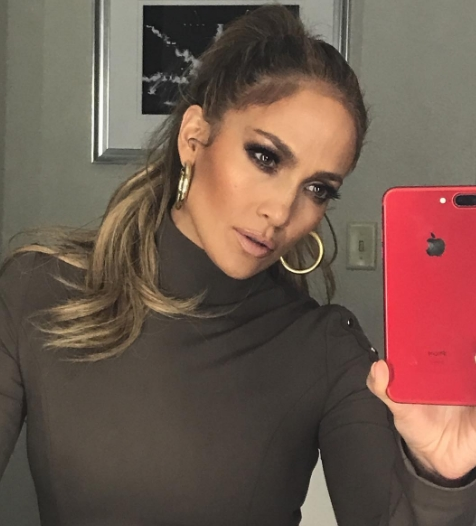 Дженнифер Лопес пожертвовала 1 млн долларов на нужды пуэрториканцев, пострадавших от урагана «Мария»