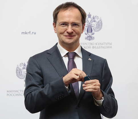 Мединский посочувствовал близким Сенчиной