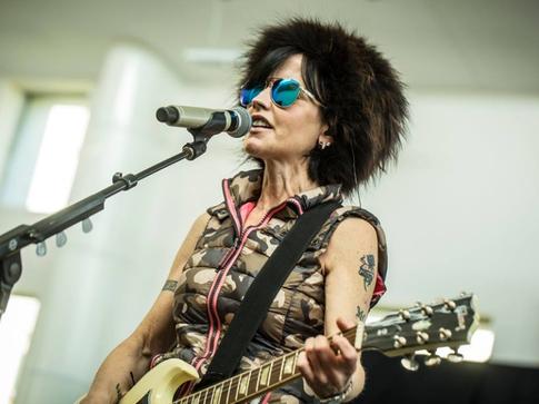 Перед смертью солистка The Cranberries хотела записать новую версию хита «Zombie»