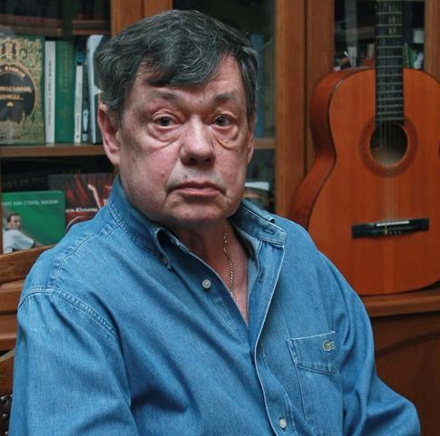 Караченцов закончил четвертый курс химиотерапии