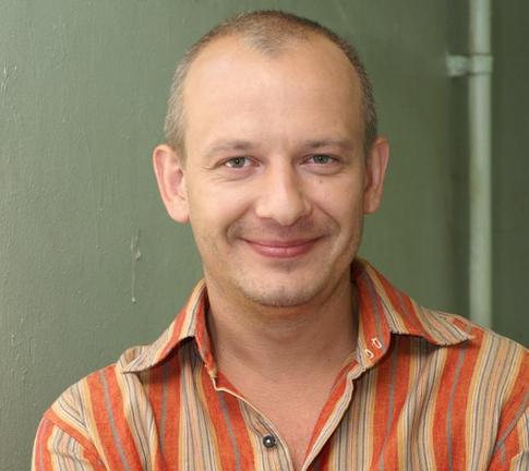 Друзья Дмитрия Марьянова удивлены поведением вдовы артиста