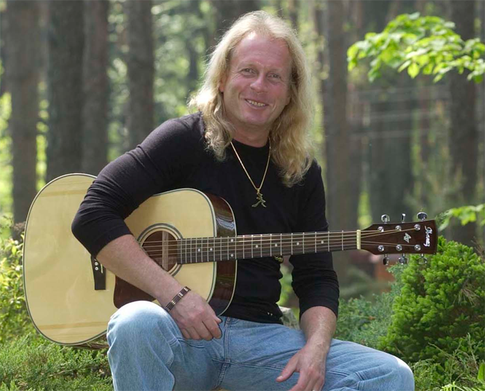 Крис Кельми уехал за город после смерти Осина