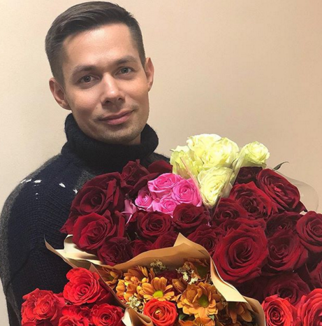 Стас Пьеха уточнил, что положить ему под елочку