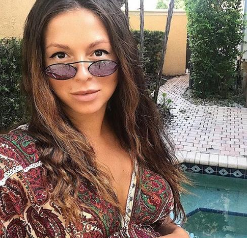 Нюша поделилась видео с новорожденной дочерью