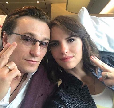 Безруков и Матисон вышли на прогулку с маленьким Степаном