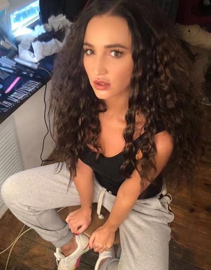 «Я не боюсь вас»: Бузова пристыдила зарвавшихся хэйтеров