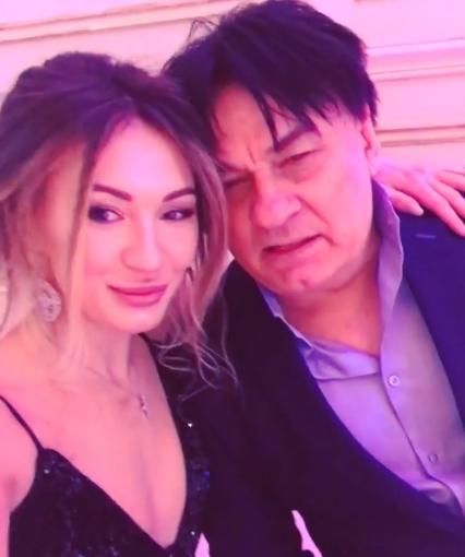 Серов объявил экс-супругу алкоголичкой, а дочь — неуравновешенной