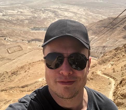 Сложные отношения в семье Илона Маска