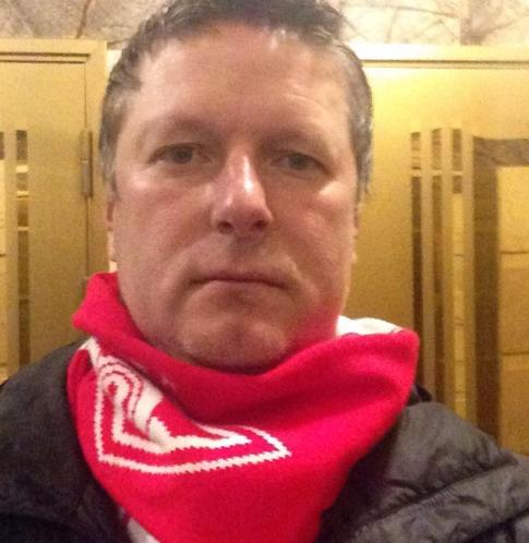 Евгений Кафельников живет с молодой стюардессой