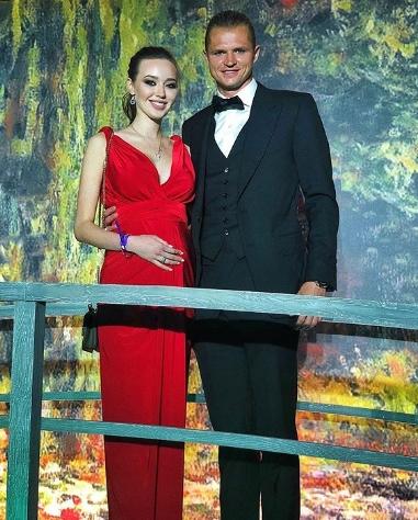 Беременную жену Тарасова положили на сохранение