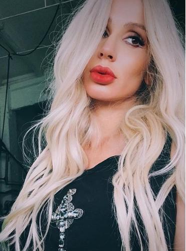 Беременная Лобода разделась для глянца