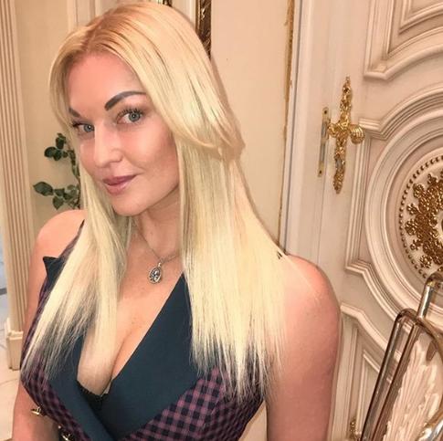 «Тут вопросов больше нет»: Волочкова намекнула на новый роман