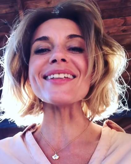 Толкалина позировала «одетой в солнечный свет»