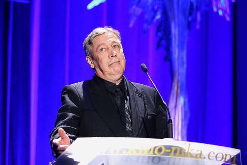 Ефремов рассказал, как наладить отношения с Украиной