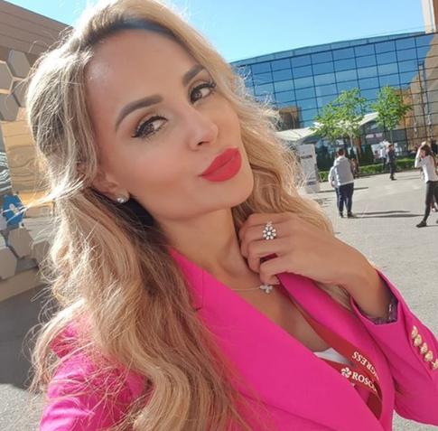 Калашникова раскритиковала подарок от возлюбленного за полтора миллиона