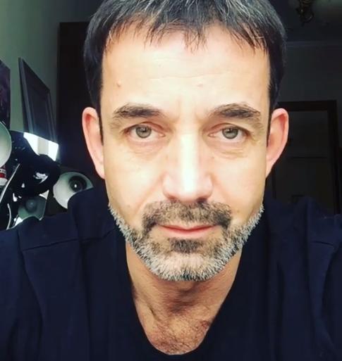 Певцов пристыдил зрителей за низкопробные рецензии в Сети