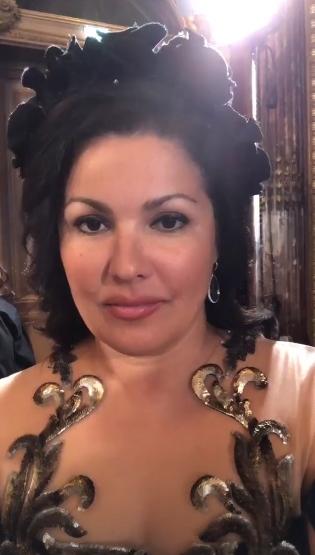 Анна Нетребко впервые вышла на подиум в Париже