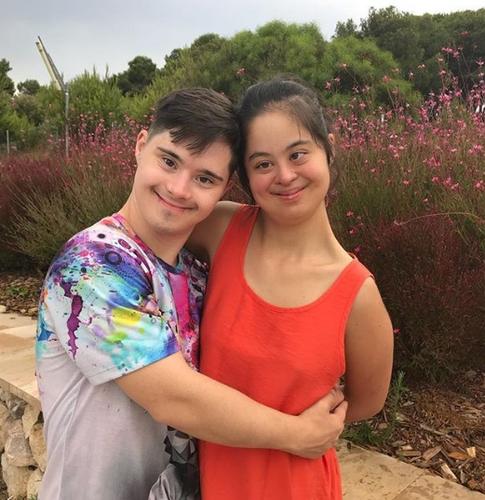 «Особенная» дочь Хакамады отдыхает с избранником за границей