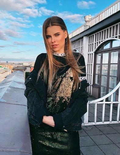 Победительница «Холостяка» торговала одеждой ради оплаты жилья