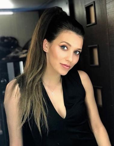 Беременная Тодоренко вышла в свет с Владом Топаловым