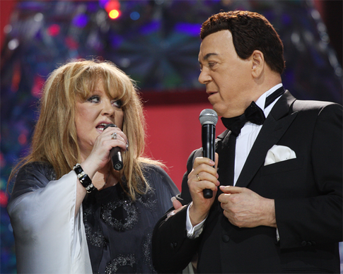 Пугачева и Галкин отреагировали на смерть Кобзона общим заявлением