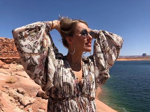 Ксения Собчак: «смело берем красивых женщин за руки»