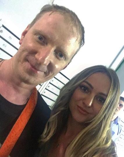 Солист «Братьев Грим» оформил отношения с молодой поклонницей