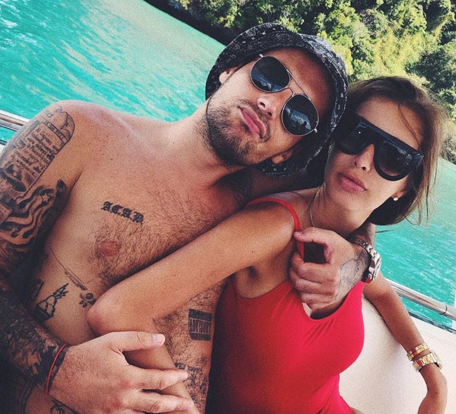 Топурия заинтриговала фото с коляской