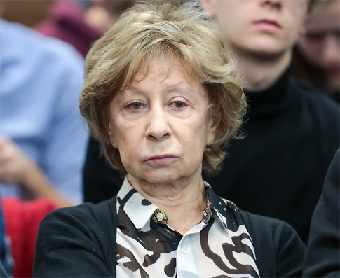 Ахеджакова обижена на Галкина