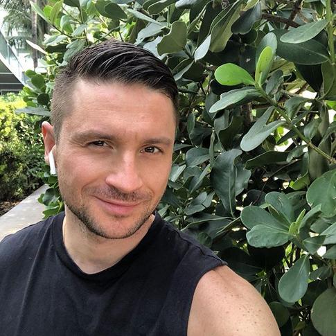 Сергей Лазарев попросил фанатов о помощи