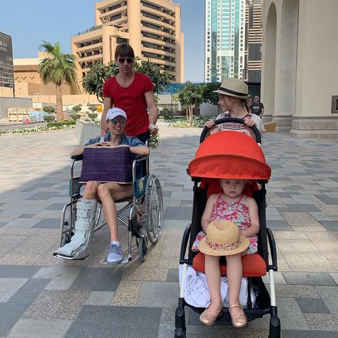 Ягудин забрал жену из госпиталя