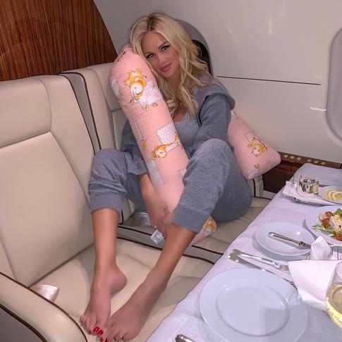 Лопырева собирается рожать дома