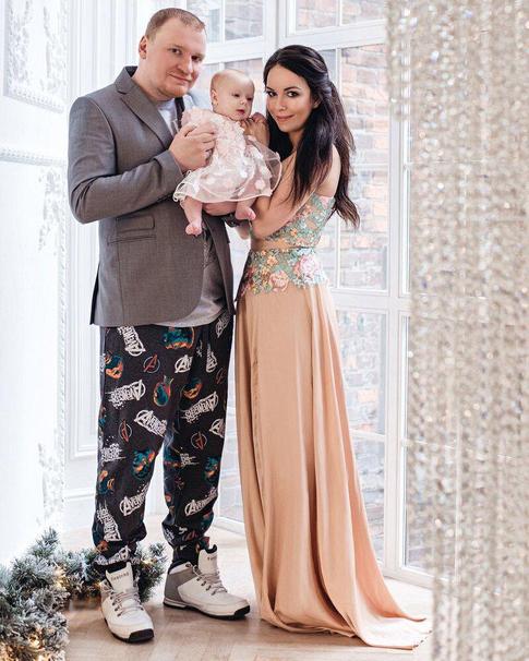 Сафронов улетел с младенцем на Пхукет