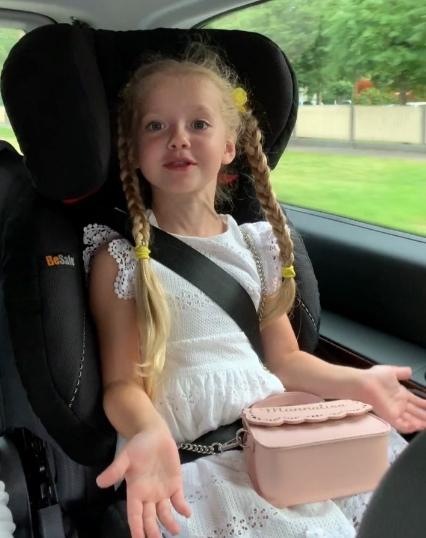 Дочь Пугачевой устроила дома модный показ