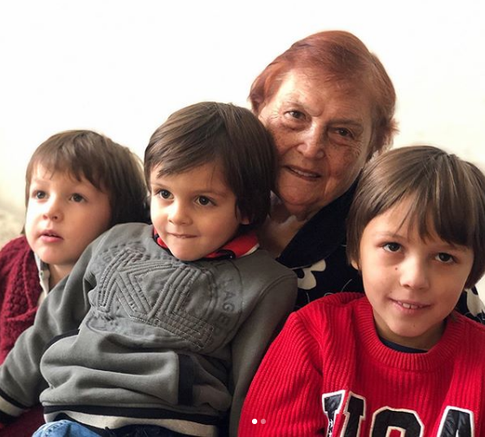 Крепкие узы: артисты, нежно любящие маму