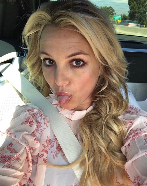 Не на стиле: артисты, которые выглядят неопрятно