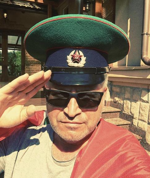 Мужчина вашей мечты: артисты, которые честно отслужили в армии