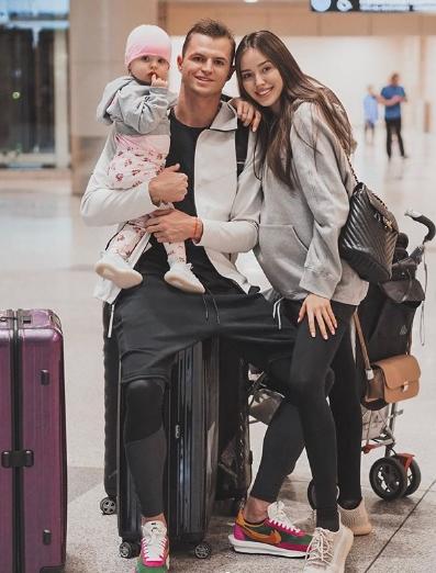 Беременную жену Тарасова госпитализировали после отпуска