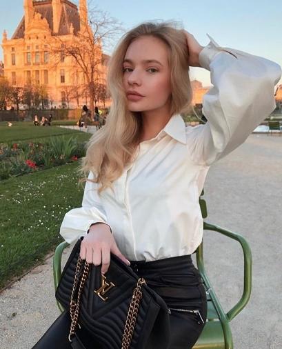 Дочь Пескова посетовала на своих «преследователей»