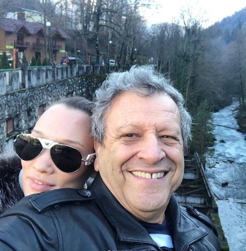 Грачевский прокомментировал слухи о беременности молодой жены