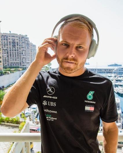 Звезда «Формулы−1» Вальттери Боттас развелся с женой-спортсменкой