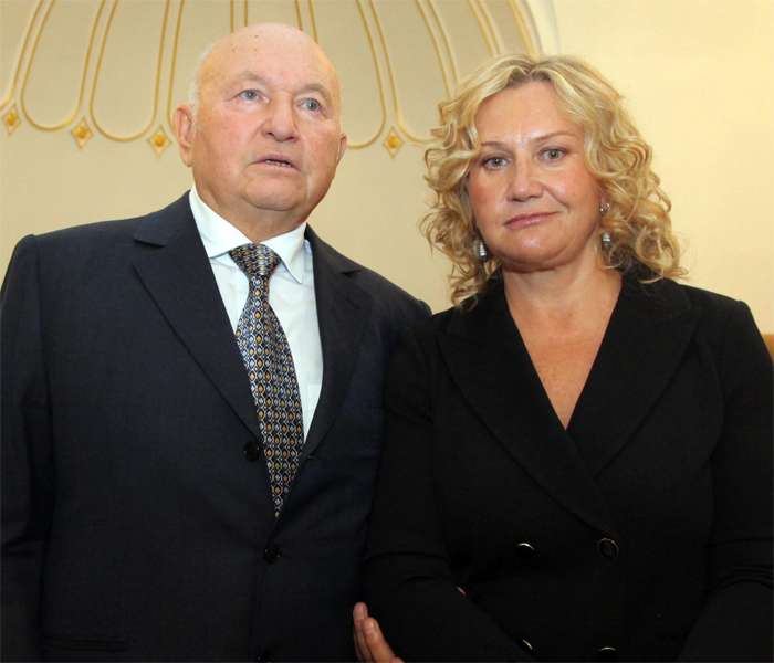 В 2016 году Лужков обвенчался со своей третьей женой Еленой Батуриной