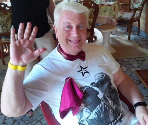 Винокур обратился к Ахеджаковой