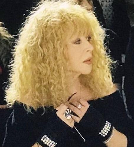 Вместе со всеми по Децлу скорбит Алла Пугачева