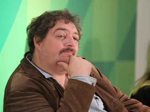 Дмитрий Быков начал реагировать на внешние раздражители
