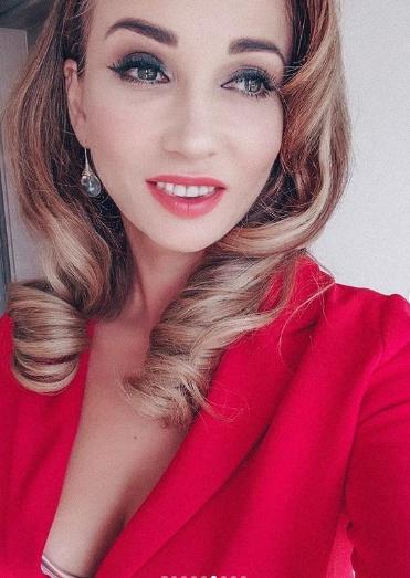 «Хорошо забытое старое»: Чехова снова поменяла прическу