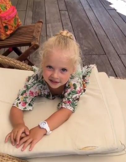 Дочь Пугачевой знает, как вернуться в детство