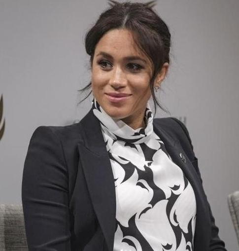 СМИ: Меган Маркл планирует стать неофициальной королевой Америки