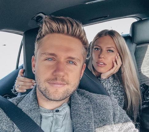 Дакота вернула Соколовскому обручальное кольцо