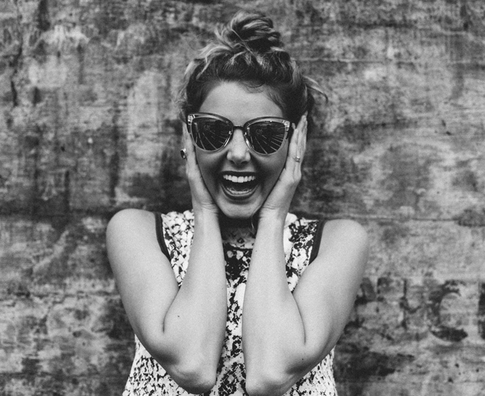 Почему летом болят уши